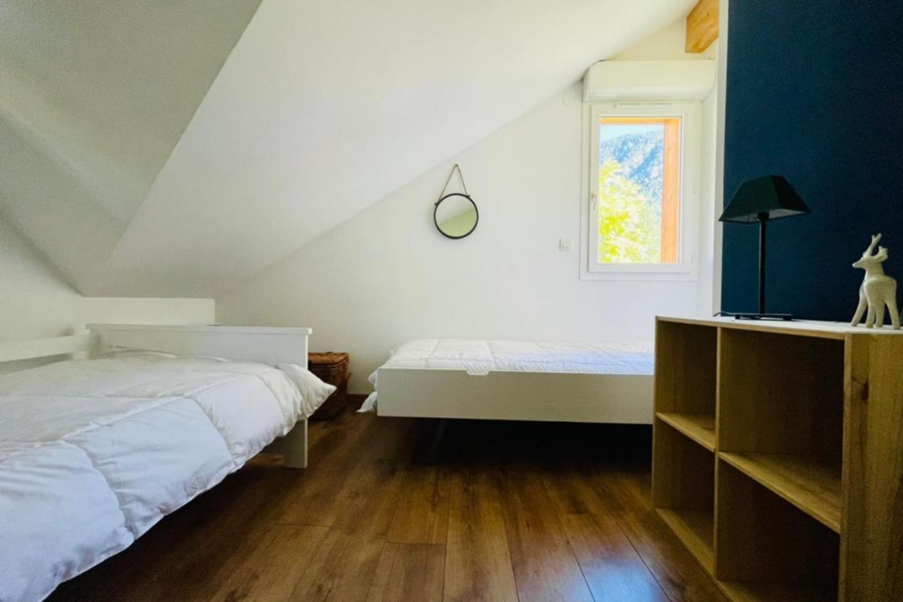 Large Chalet With Terrace And View In Briancon Apartment Bagian luar foto