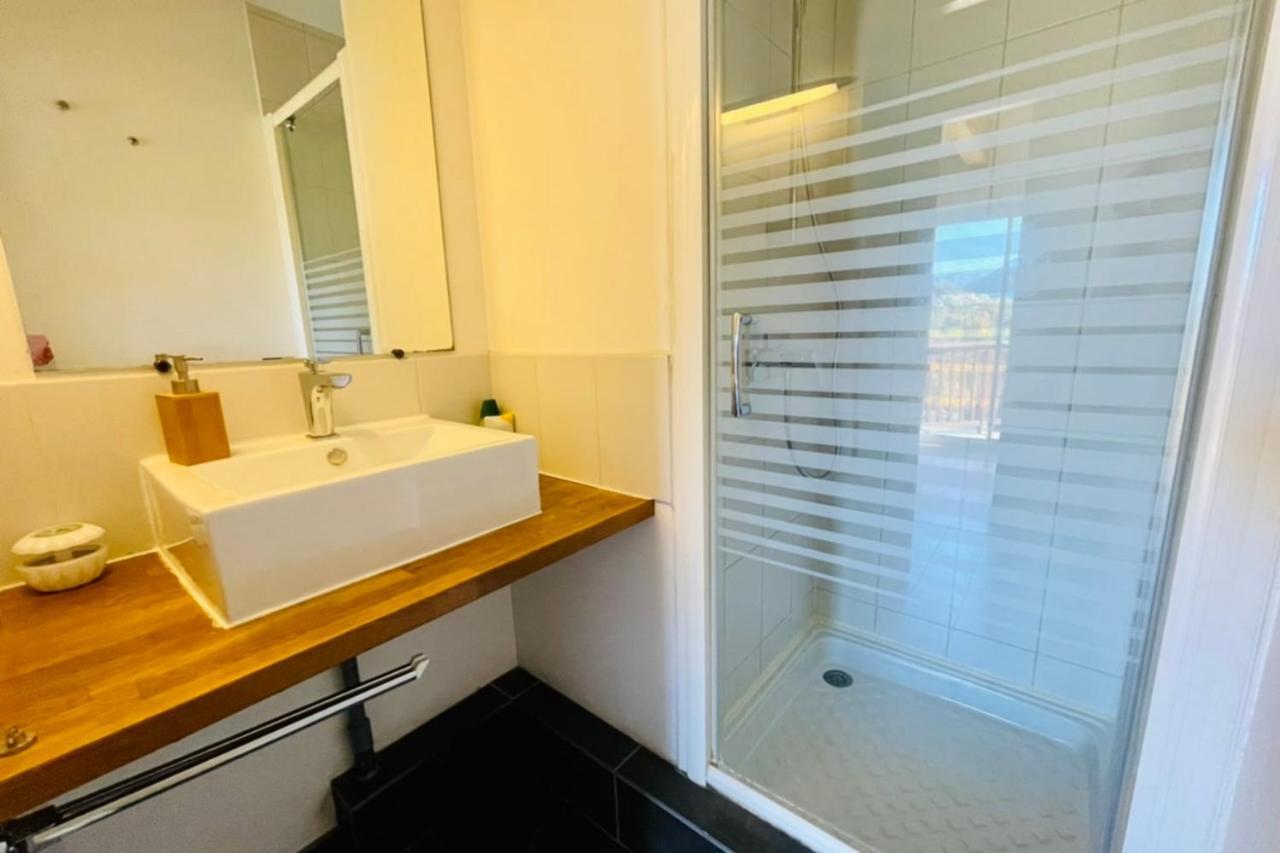 Large Chalet With Terrace And View In Briancon Apartment Bagian luar foto