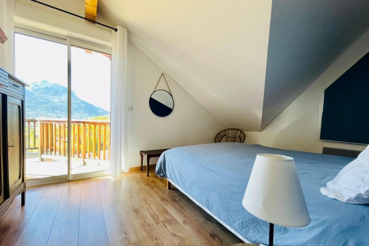 Large Chalet With Terrace And View In Briancon Apartment Bagian luar foto